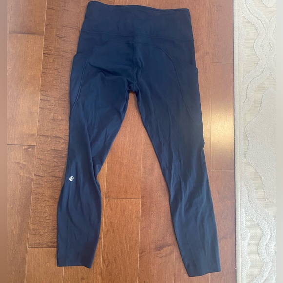 Lululemon Women leggings fast & free size 8 - Picture 5 of 5